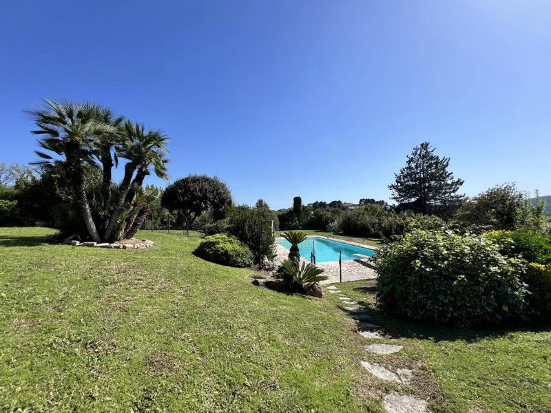 Villa - 180 m² - 5 pièces