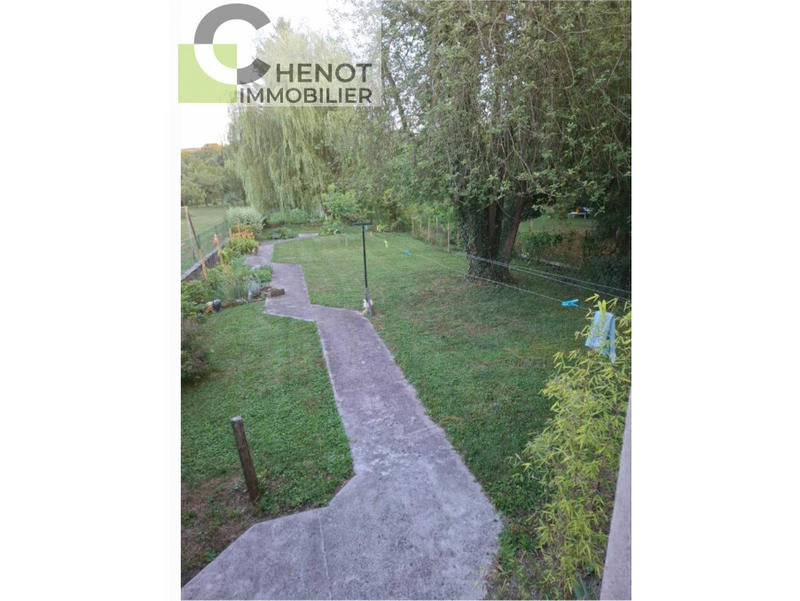 Propriété - 100 m² - 5 pièces