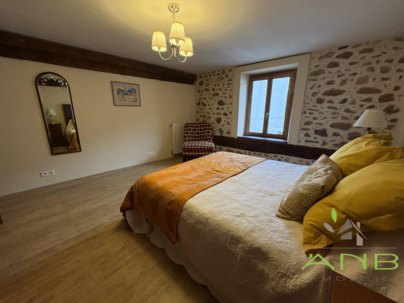 Maison ancienne - 239 m² - 6 pièces