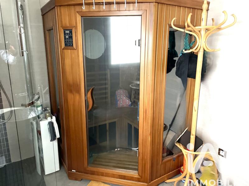 Appartement - 168 m² - 6 pièces