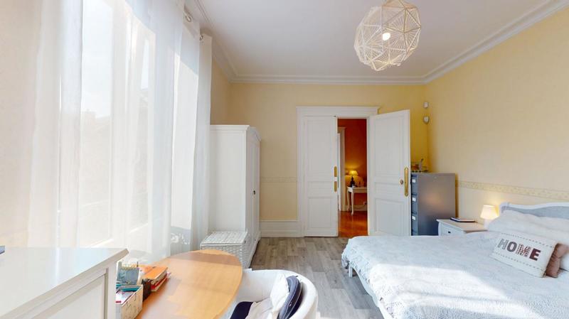 Maison - 222 m² - 9 pièces