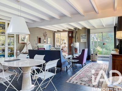 Maison - 170 m² - 9 pièces