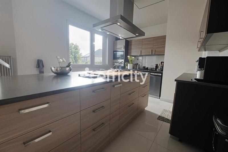 Maison - 95 m² - 6 pièces