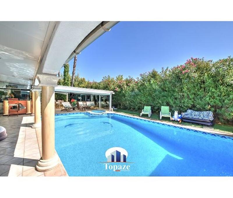 Propriété - 192 m² - 7 pièces