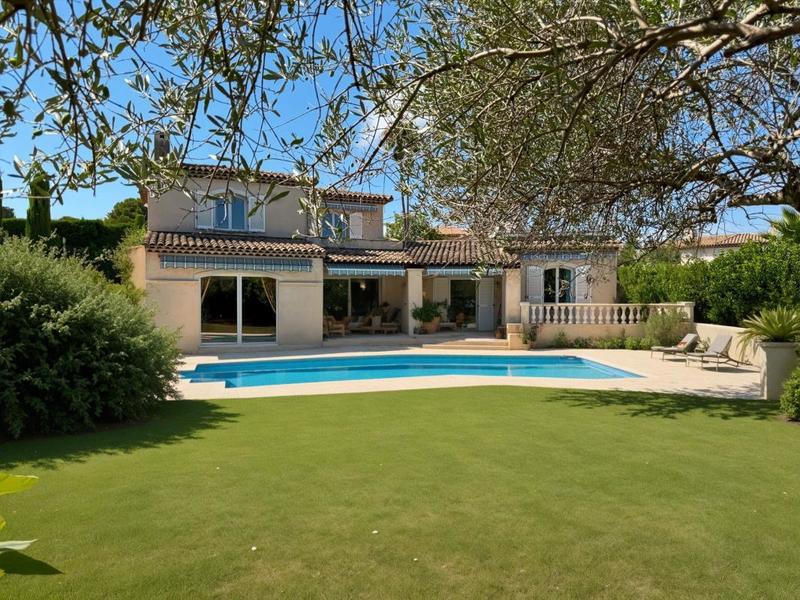 Villa - 185 m² - 5 pièces