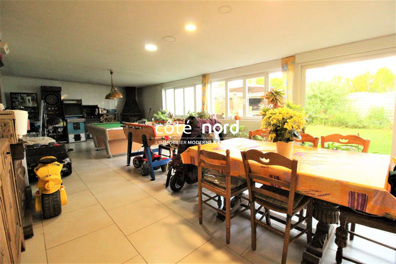 Maison - 325 m² - 8 pièces