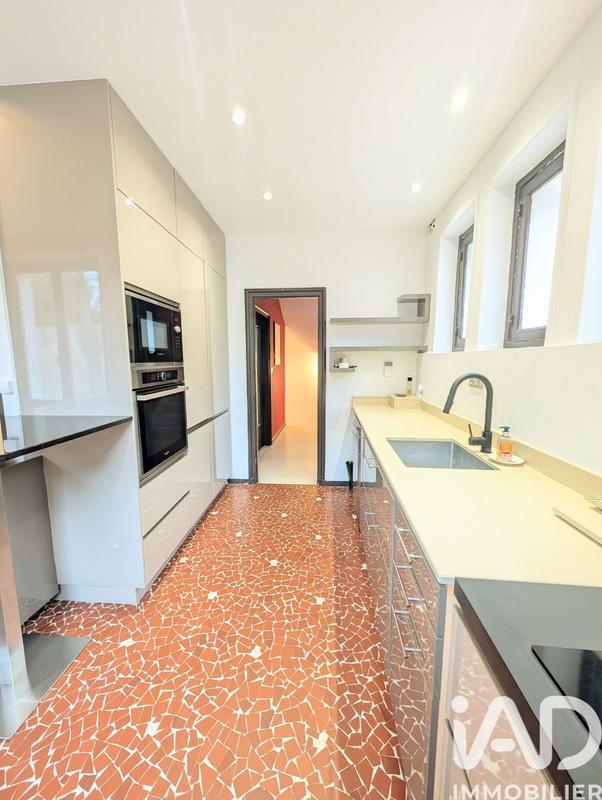 Maison - 182 m² - 6 pièces