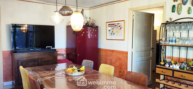 Maison - 240 m² - 7 pièces