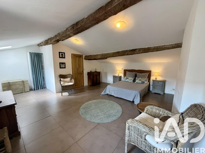 Maison - 430 m² - 17 pièces