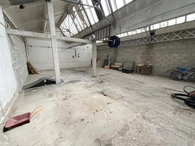 Loft - 237 m² - 2 pièces