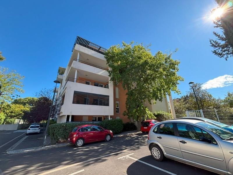 Appartement - 93 m² - 4 pièces