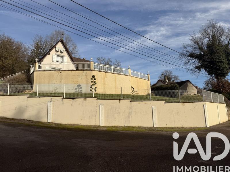 Maison - 180 m² - 8 pièces