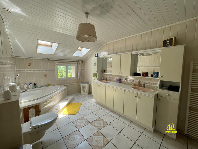 Maison - 190 m² - 5 pièces