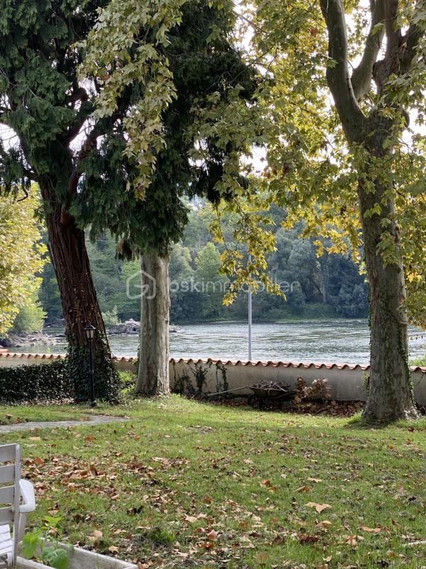 Maison - 210 m² - 8 pièces