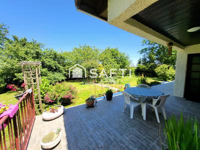 Maison - 211 m² - 8 pièces