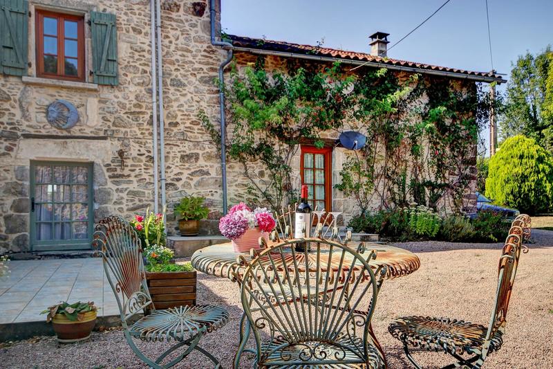 Maison - 275 m² - 9 pièces