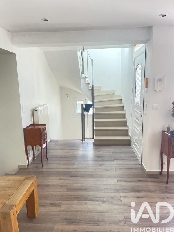 Maison - 240 m² - 7 pièces