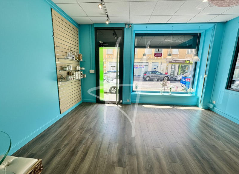 Local commercial - 64 m²