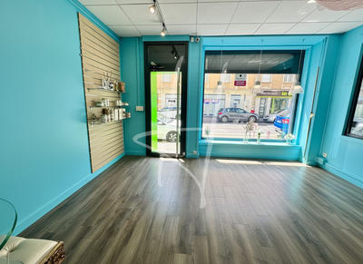 Local commercial - 64 m²