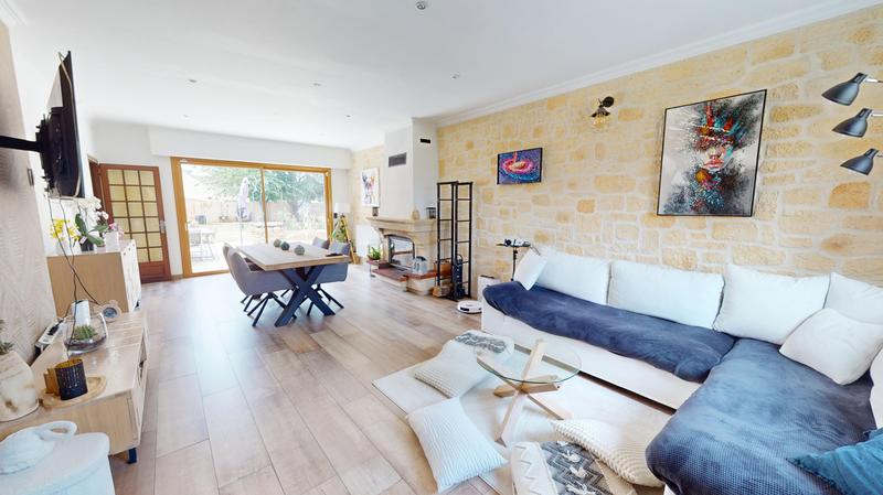 Maison - 204 m² - 8 pièces