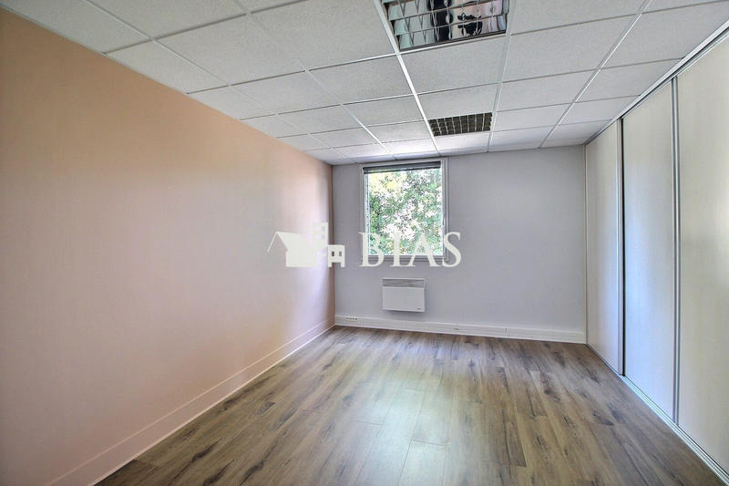 Bureau - 192 m²