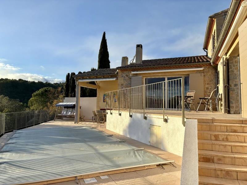 Maison en pierre - 142 m² - 6 pièces