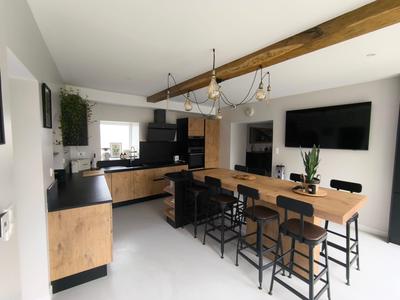 Maison ancienne - 216 m² - 5 pièces