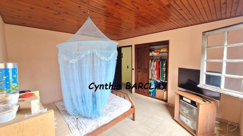 Maison - 283 m² - 12 pièces