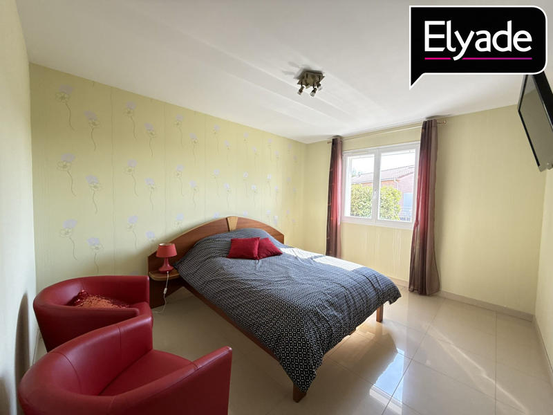 Maison - 255 m² - 4 pièces