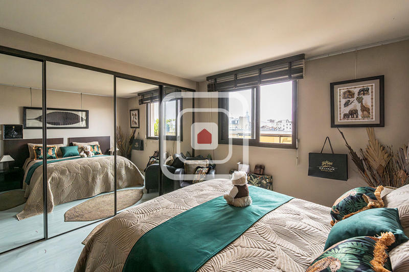 Appartement - 171 m² - 6 pièces