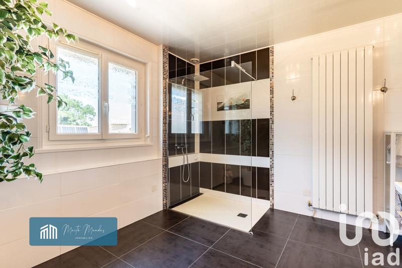 Maison - 184 m² - 7 pièces