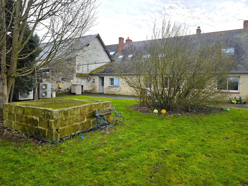 Maison - 303 m² - 12 pièces