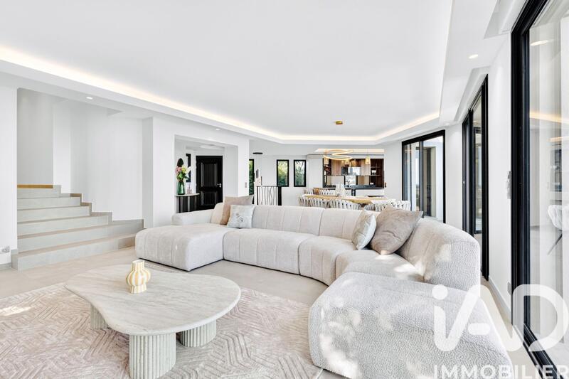 Maison de maîtres - 200 m² - 8 pièces