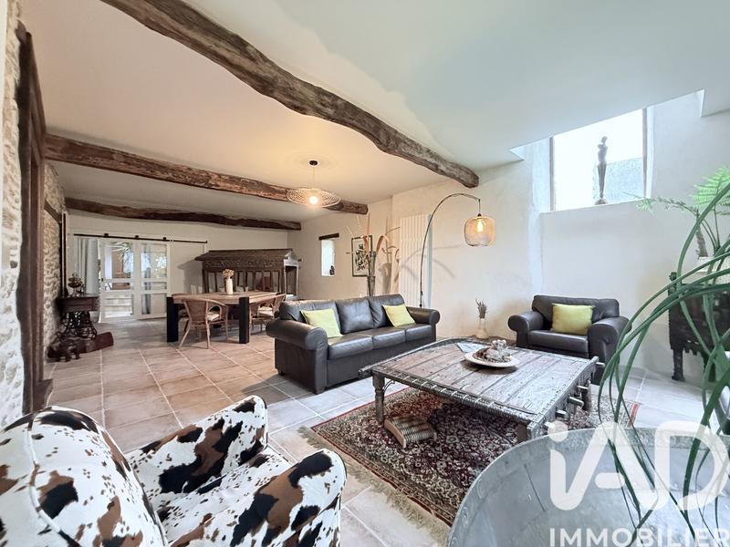 Maison - 367 m² - 11 pièces