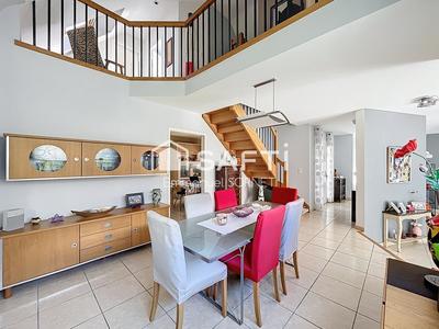 Maison - 130 m² - 7 pièces