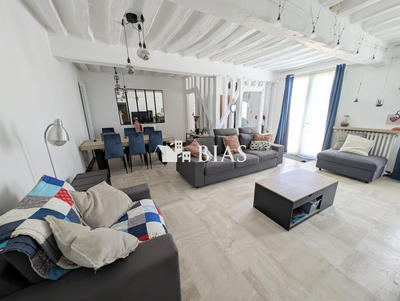 Maison ancienne - 252 m² - 7 pièces