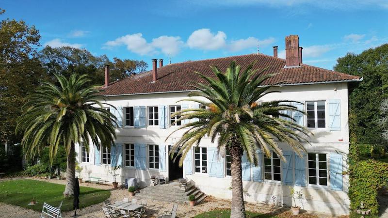 Propriété - 700 m² - 13 pièces