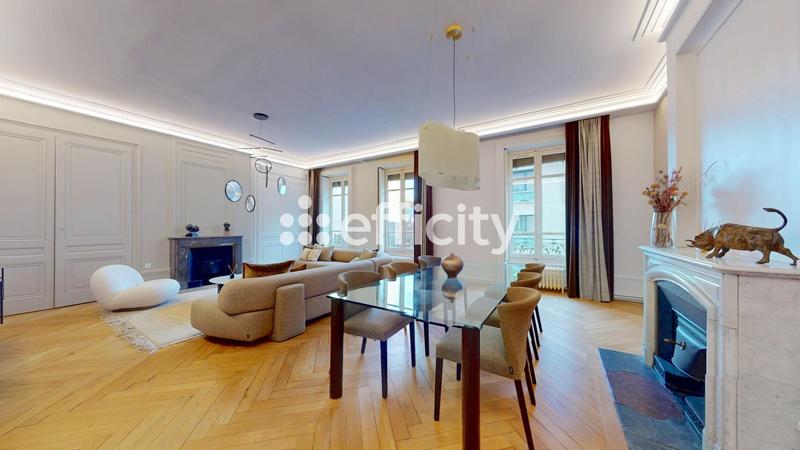 Appartement - 222 m² - 5 pièces