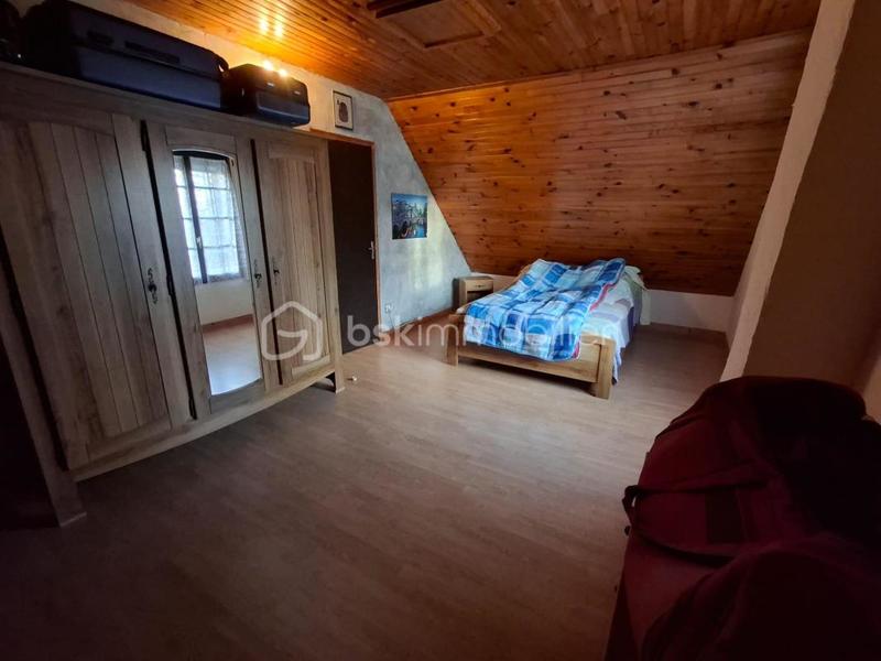 Maison - 215 m² - 7 pièces