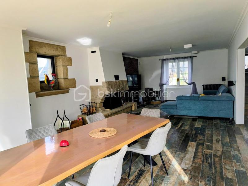 Maison traditionnelle - 174 m² - 6 pièces