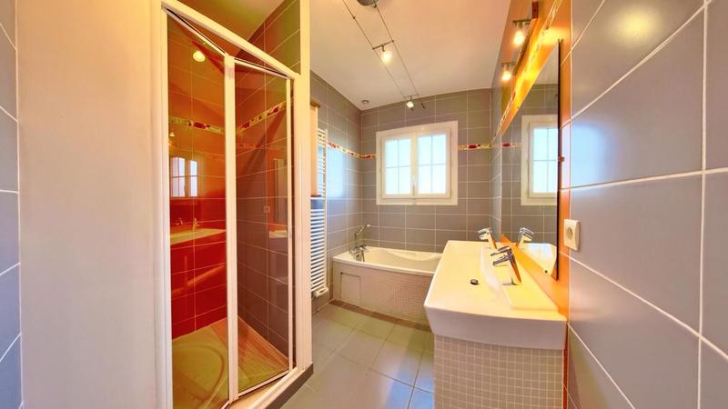 Maison - 165 m² - 7 pièces