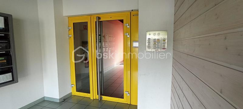 Bureau - 96 m² - 4 pièces