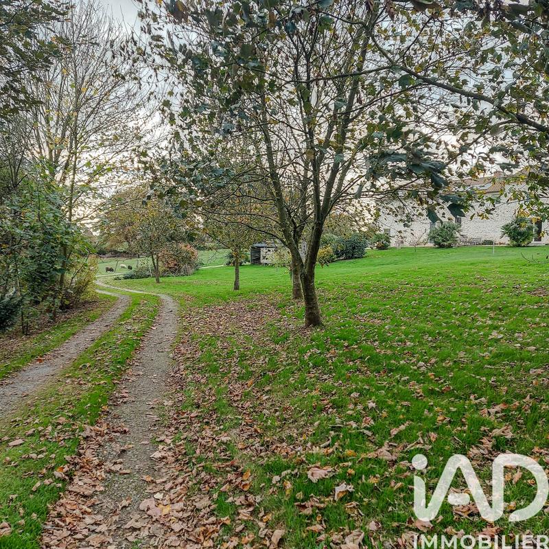 Maison - 236 m² - 10 pièces