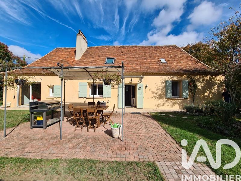 Maison - 200 m² - 7 pièces