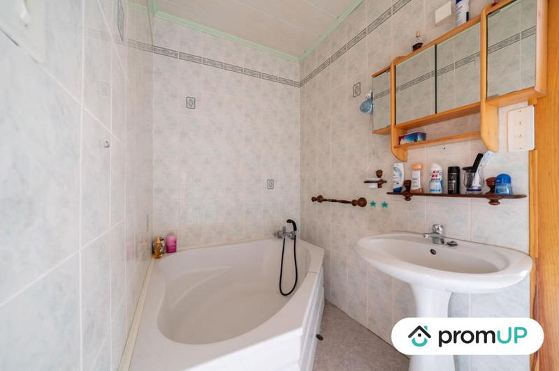 Maison - 100 m² - 5 pièces