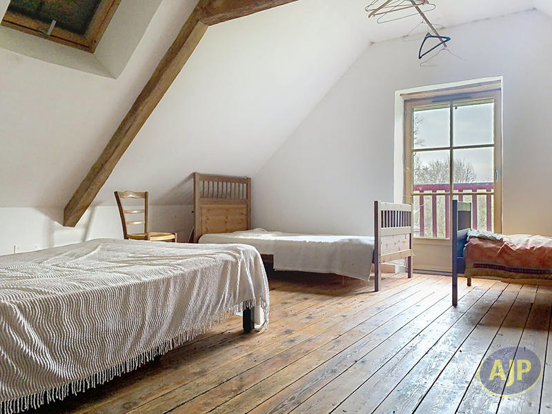 Maison - 230 m² - 6 pièces