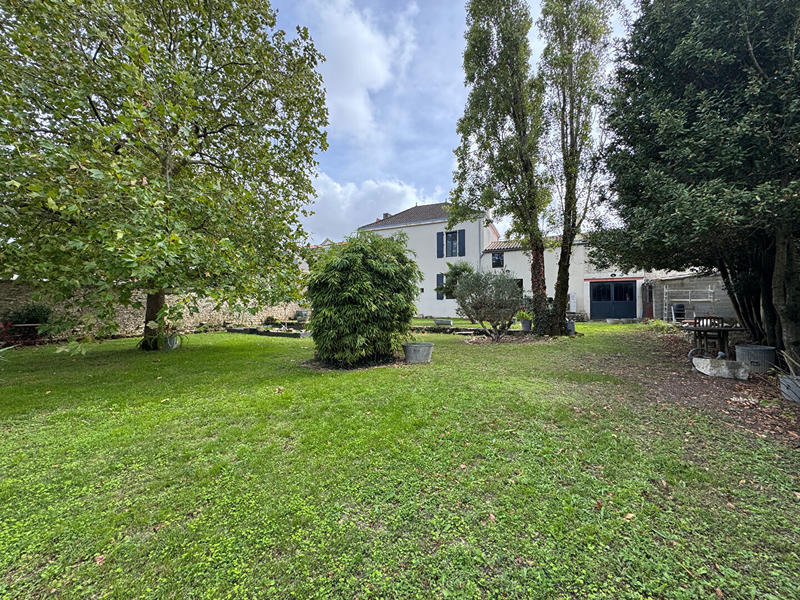 Maison - 198 m² - 8 pièces