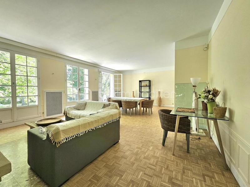 Demeure - 231 m² - 7 pièces