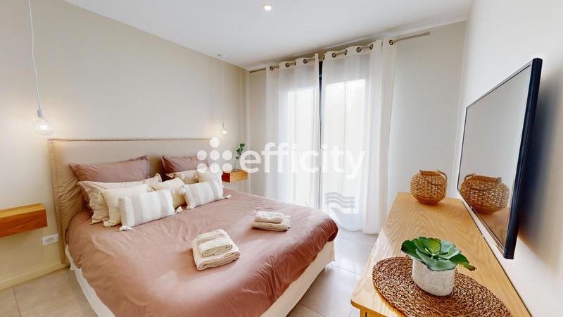 Maison - 186 m² - 8 pièces