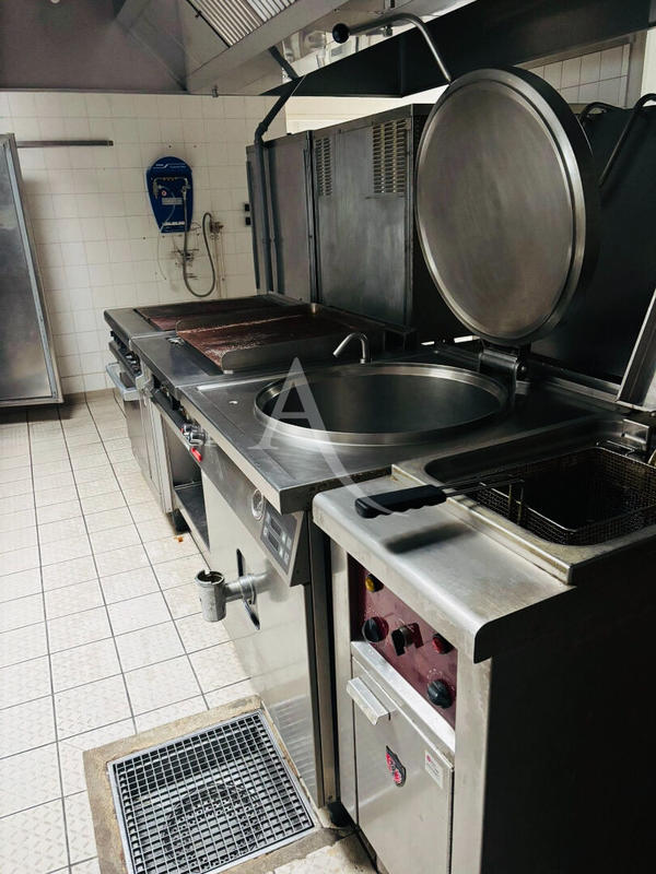 Local commercial - 700 m²